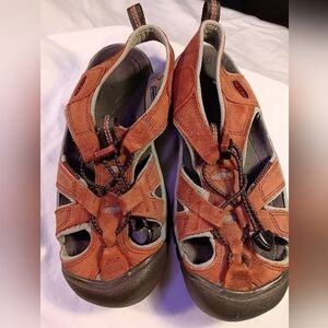 Keen Newport red hiking sandals  sz 7
